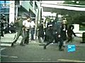 İranlı kadın polise karşılık veriyor