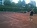 Los hermanos Gasol se relajan jugando al tenis