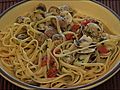 How To Make Linguine With Clams And Tomatoes