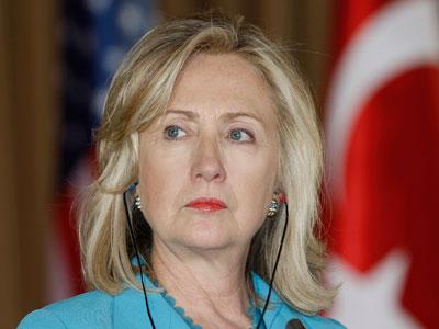 Clinton calls for peaceful reforms in Syria