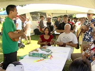 Ukulele Festival Still Gathers Hundreds Of Spectators