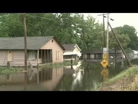 The Mississippi Swells South