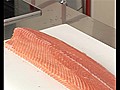 Lever les deux filets d’un saumon
