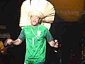 La música del brasileño Carlinhos Brown convierte un auditorio chino en una fiesta