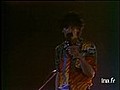 Frank Zappa sur la scène du Palais des sports à Paris 2/2