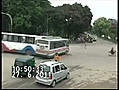 Collision entre deux bus à un carrefour