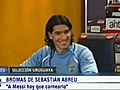 El &#039;Loco&#039; Abreu bromea con &#039;carnear&#039; a Messi