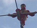 新疆表演者創走鋼線最長時間世界紀錄