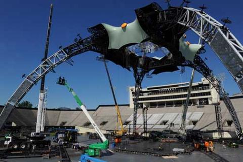 The Building of U2’s Stage