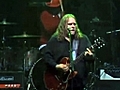 Exclusive: Warren Haynes Plays Title Track to Old-School Soul Album &#039;Man In Motion&#039;