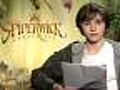 Saludo de Freddie Highmore El protagonista presenta una escena de 