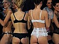 Erotische Dessous-Show auf Berliner Modemesse