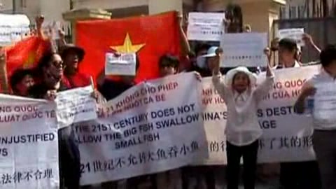 Vietnamese rally against China