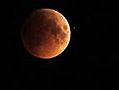 Eclipse dazzles skywatchers worldwide