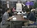 humor japones con un negro en la biblioteca