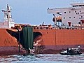 Tanker kollidiert mit Frachtschiff