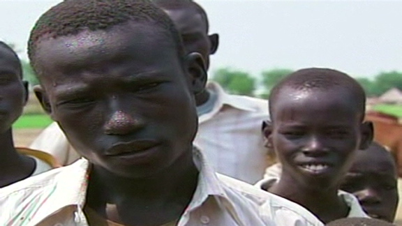 Sudan refugees flee south