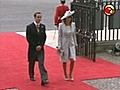 Mãe e irmão de Kate Middleton chegam à Abadia de Westminster