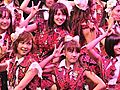 AKB48が大学校歌を披露