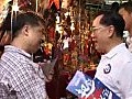 曾蔭權伉儷落區宣傳　希望市民支持政改社會減少爭拗