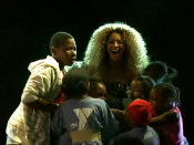 Beyonce makes surprise appearance at Harlem Target