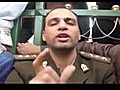 ضابط مصري شجاع يتحدى حسني مبارك ويقود المضاهرات