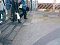 街宣_みんなビラを取っていく