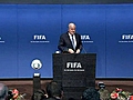 Blatter flüchtet von Pressekonferenz