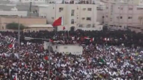 Thousands march in Bahrain