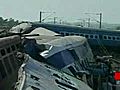 Inde: un attentat fait dérailler un train reliant Calcutta à Bombay,  causant la mort de plus de 80 personnes