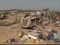 Thousands walk for miles to escape Pakistan flood