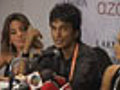 LFW: Vikram Phadnis &#039;blacks&#039;-out ramp