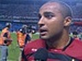 Deivid comemora os dois gols que marcou na vitória do Flamengo sobre o Atlético-MG