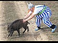 Elton reist - Fange als Obelix verkleidet ein Wildschwein