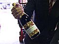 フランス産ワインの新酒「ボジョレ・ヌーボー」第1便、11月の解禁を前に成田空港に到着