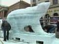 Ice sculptures underline crisis