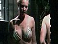 SNTV - Heigl answers the door in a bikini