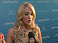 Carrie Underwood Walks Red Carpet for &#039;Soul Surfer&#039;