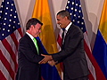 Obama,  Santos exhange jokes, praise