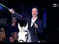 Show di Benigni a cavallo a Sanremo tra Inno di Mameli e Ruby