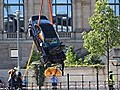 Auto stürzt am Reichstag in die Spree