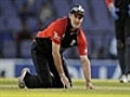 Strauss says erratic England can win Cup