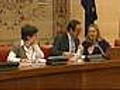 Rajoy critica que Zapatero no vaya al Parlamento