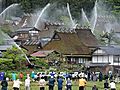 やぶきの家並みに水のカーテン　京都・南丹で防火訓練