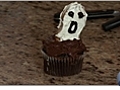 Halloween Recipes - Decorating Spooky Ghost Cupcakes