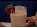 Healthy Snacks - How to Make a Strawberry Smoothie