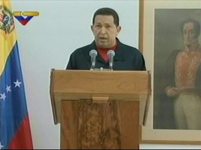 Chávez admite que sofre de câncer