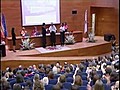 Serrat recibe un Honoris Causa en reconocimiento a su carrera