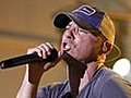 Kenny Chesney hits the road for 2011 tour