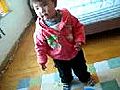 宝贝跳舞，扭屁股